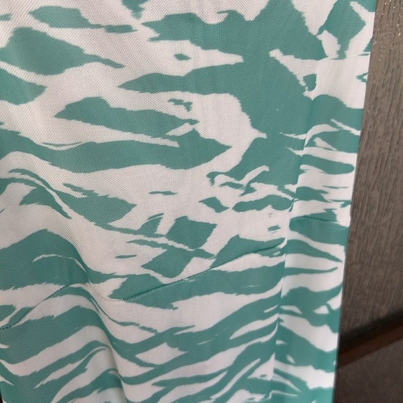 Slate & Willow
Blue Printed Slip Dress size Medium - Picture 11 of 14